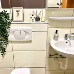 Moderne 2 Zimmerwohnung, Naehe Aachen- Niederlande- Belgien *